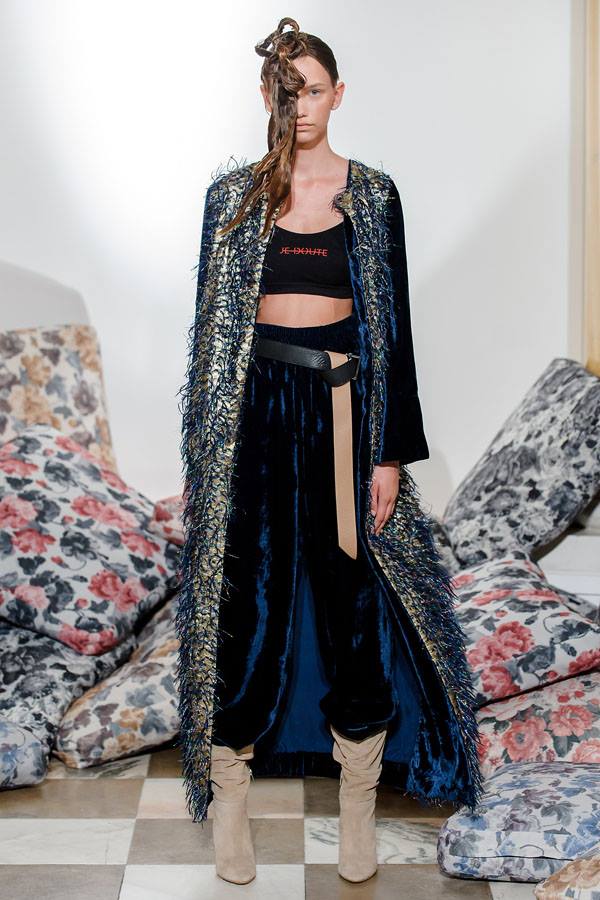 34536697_1700089373408209_2092823635038306304_n