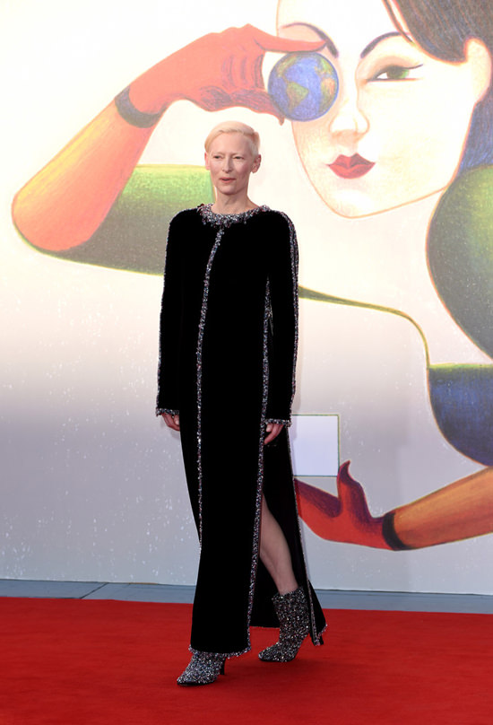 Tilda-Swinton-Last-Year-Marienbad-Venice-Film-Festival-Red-Carpet-Fashion-Chanel-Couture-Tom-Lorenzo-Site-2