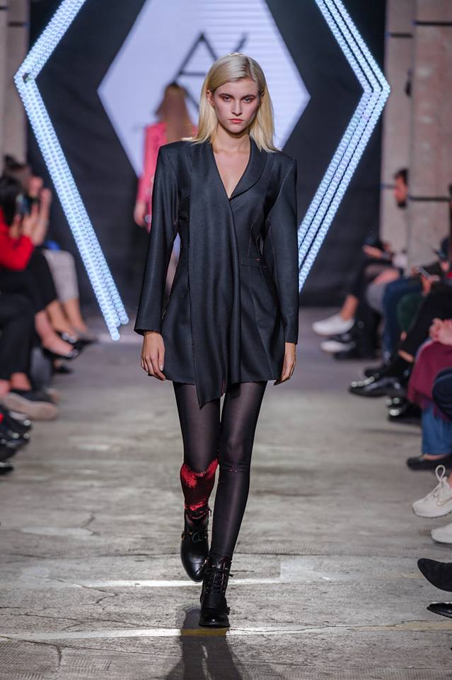 46390618_1993425204078315_7866204315969388544_n