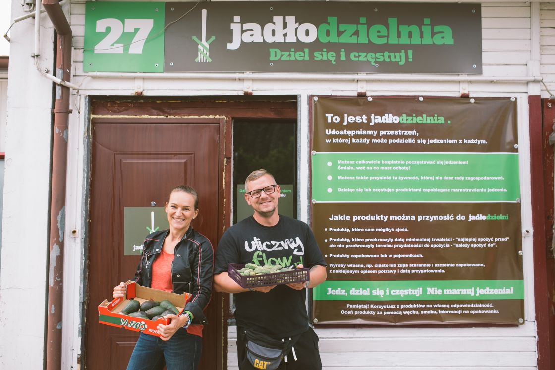 a39a6f25dc4540ba260d65470894f1a3_XL