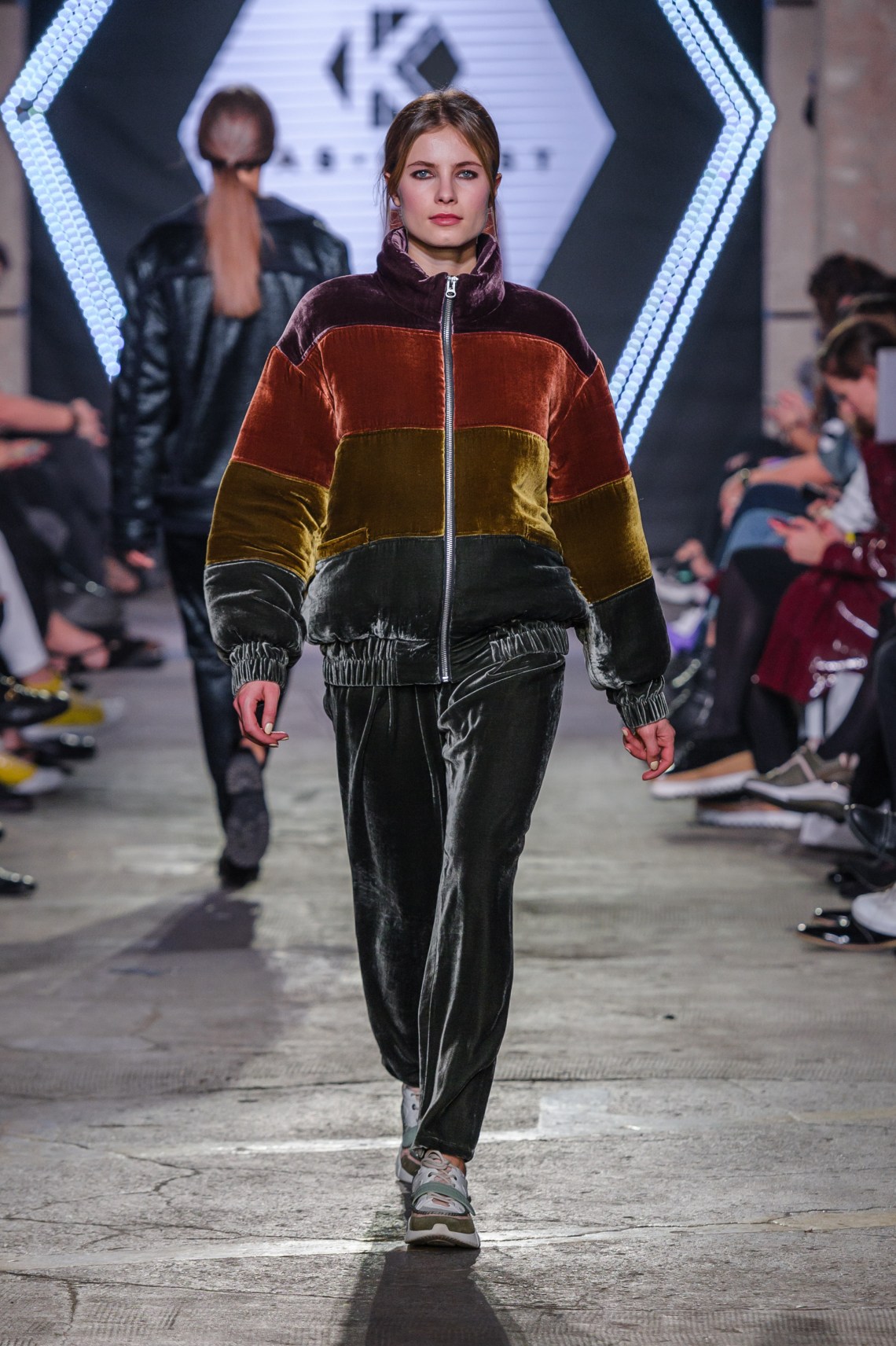 6ktw-101118_15-kaskryst_highres_fotfilipokopny-fashionimages