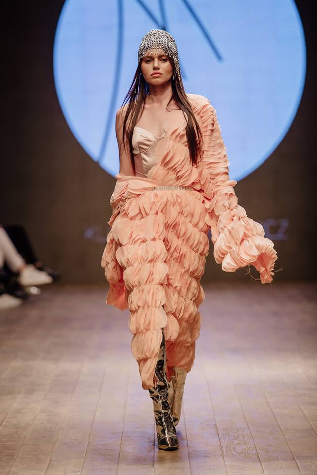 54729965_2048649841898647_988145436483125248_n