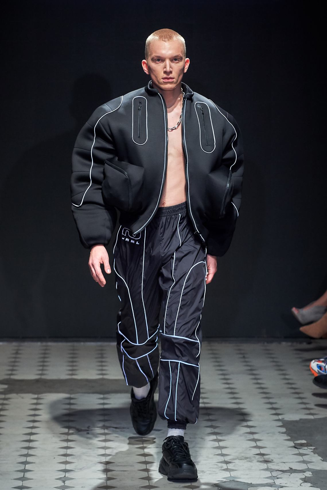 14_KTW_DAY1_111019_MATEUSZ-JARMULA_highres-fotFilipOkopny-FashionImages