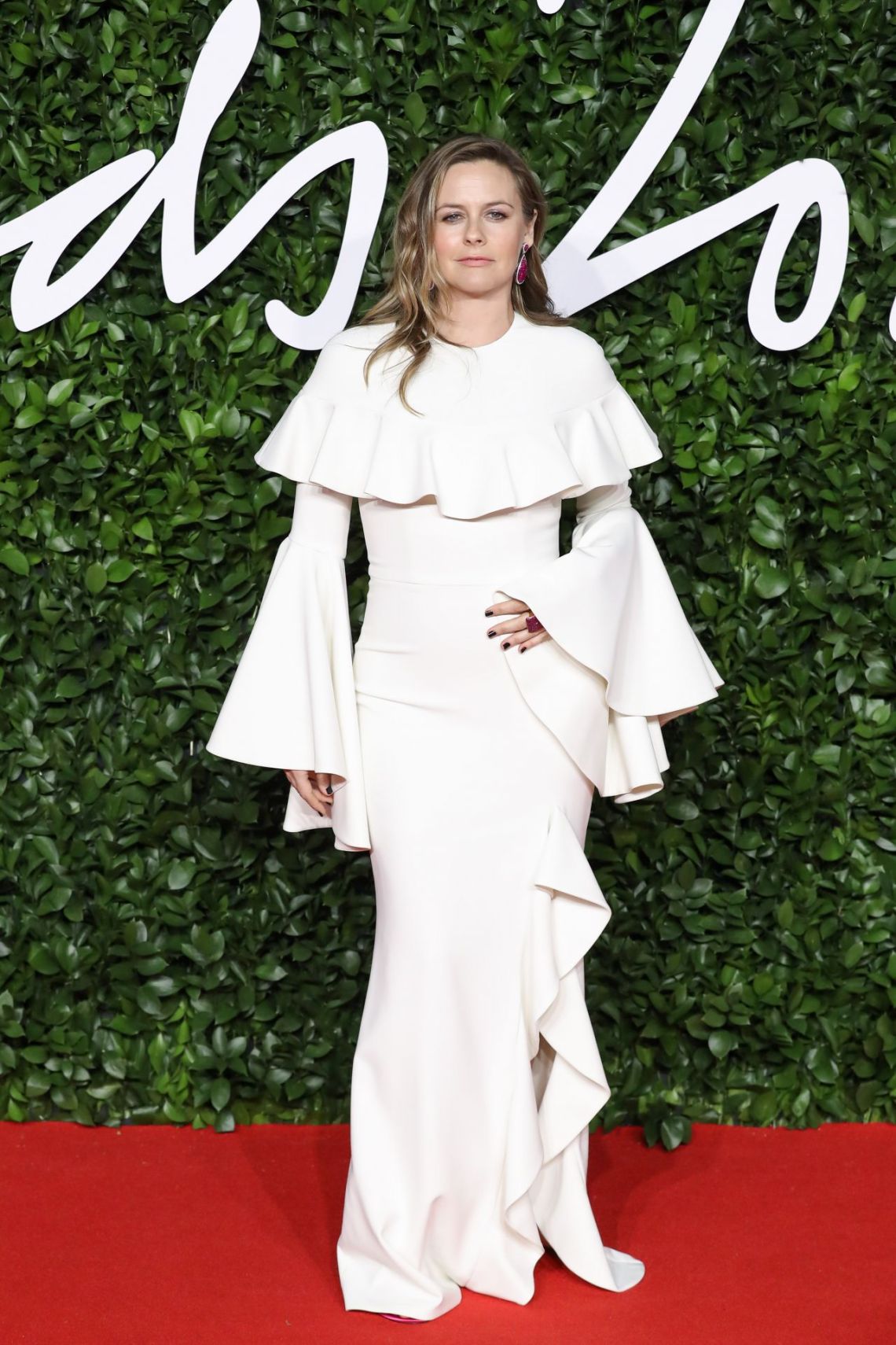 alicia-silverstone-fashion-awards-2019-red-carpet-in-london-5