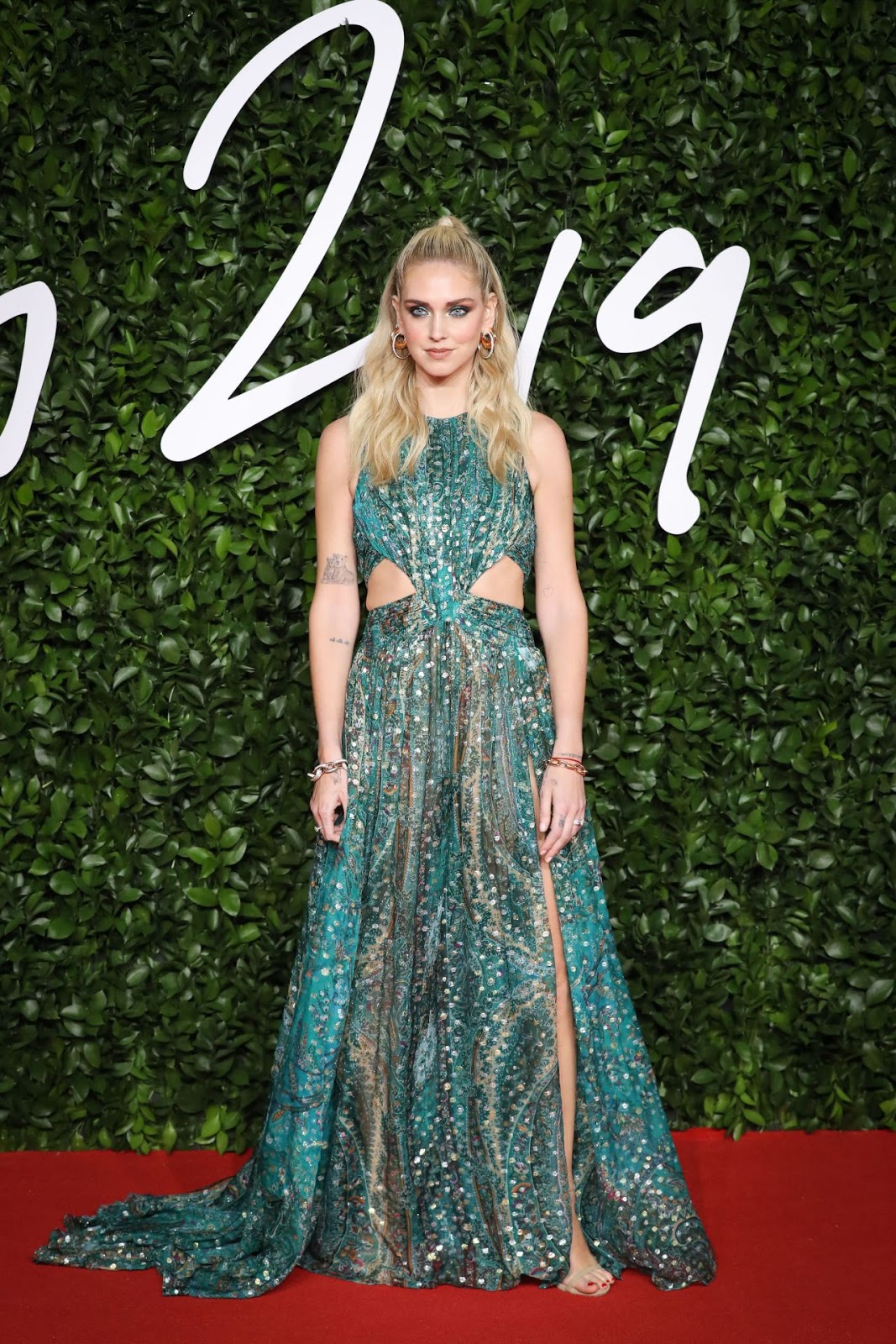 chiara-ferragni-fashion-awards-2019-red-carpet-in-london-0