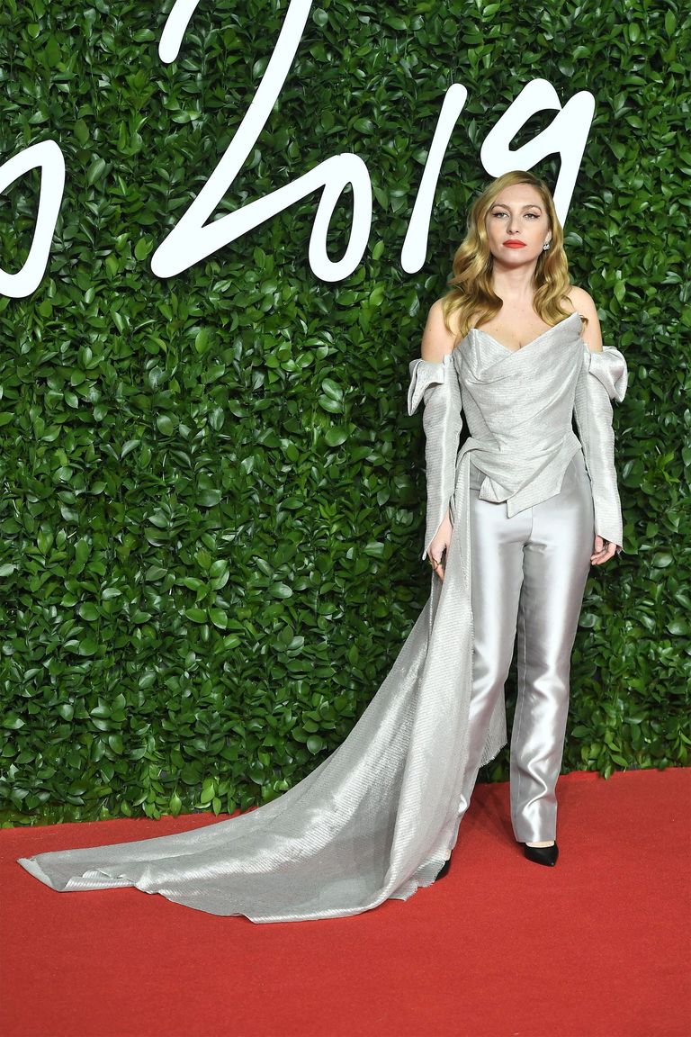 hbz-fashion-awards-2019-josephine-de-la-baume-1575314215