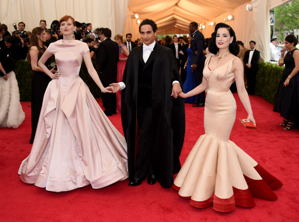 karen elson dita met gala 2014.jpg